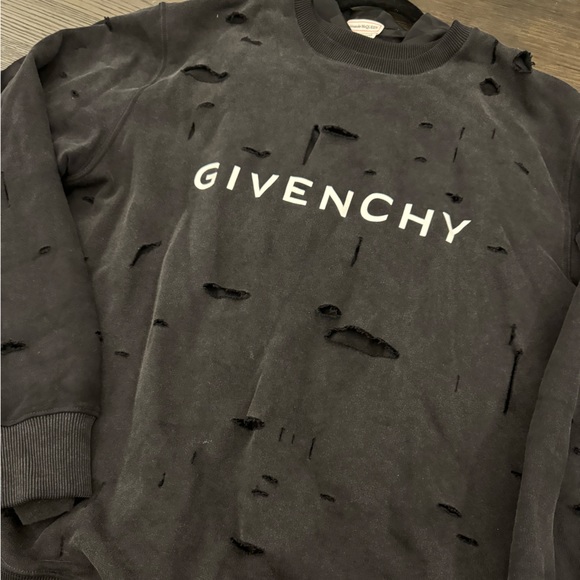 Men’s Givenchy sweatshirt - Picture 3 of 4
